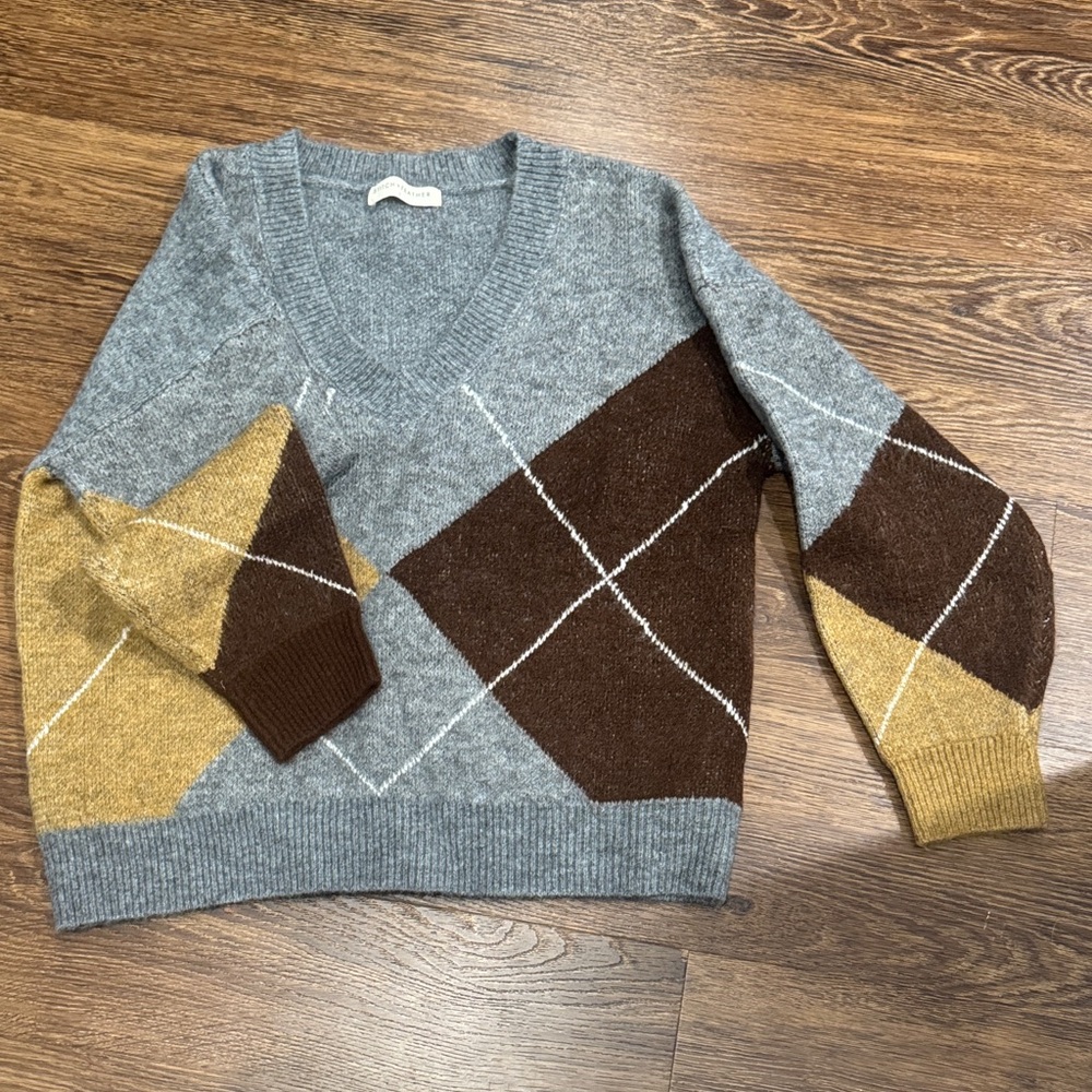 Stitch and feather Argyle Patterned Gray Sweater - image 1